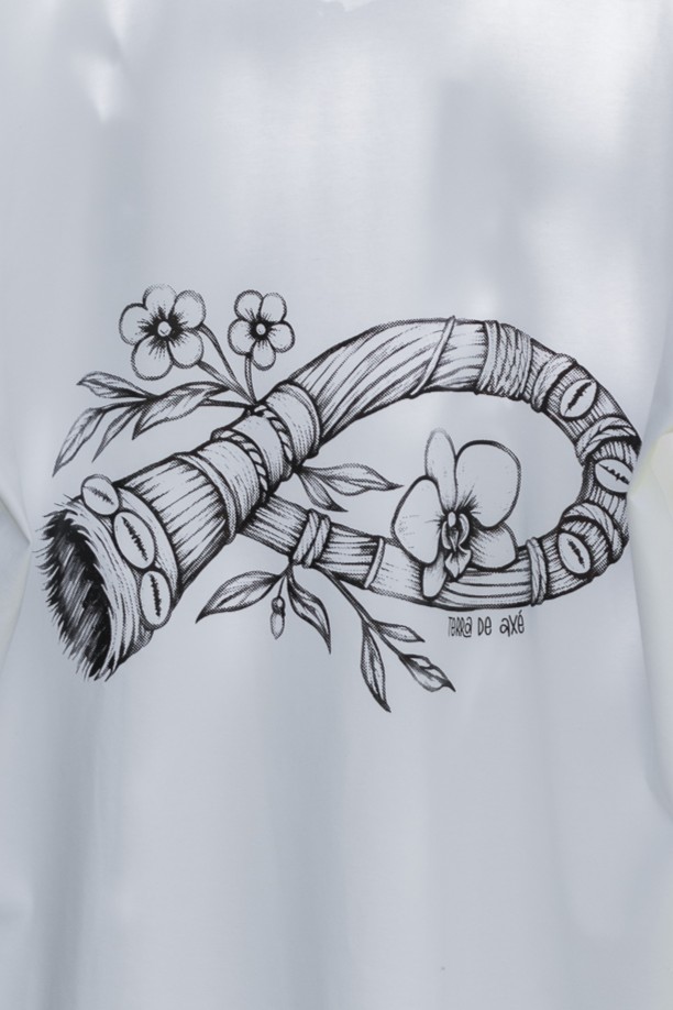 Camiseta Oversized Nanã - Coleção Primeiro Toque