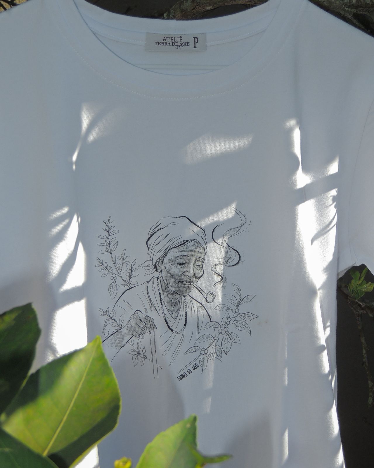 Camiseta Baby Look Preta Velha - Coleção Ponto Firmado
