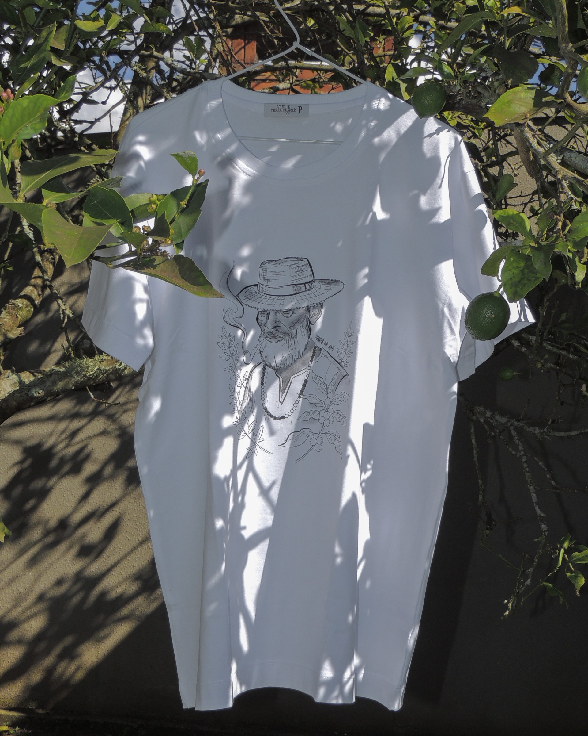 Camiseta Unissex Preto Velho - Coleção Ponto Firmado - Costas